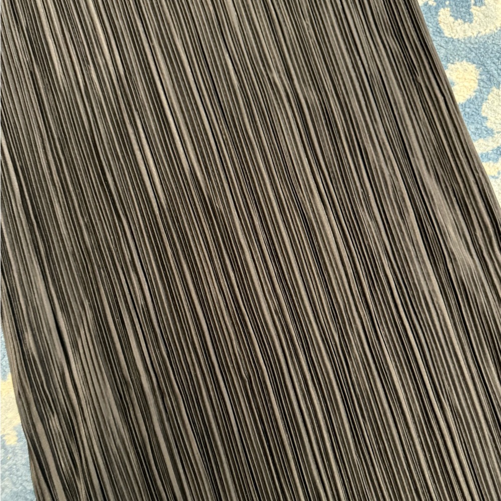 LE’AL.X NWOT Black Sleeveless Maxi Dress Fully Pleated Stretch Elegant Sz Small - Picture 2 of 9